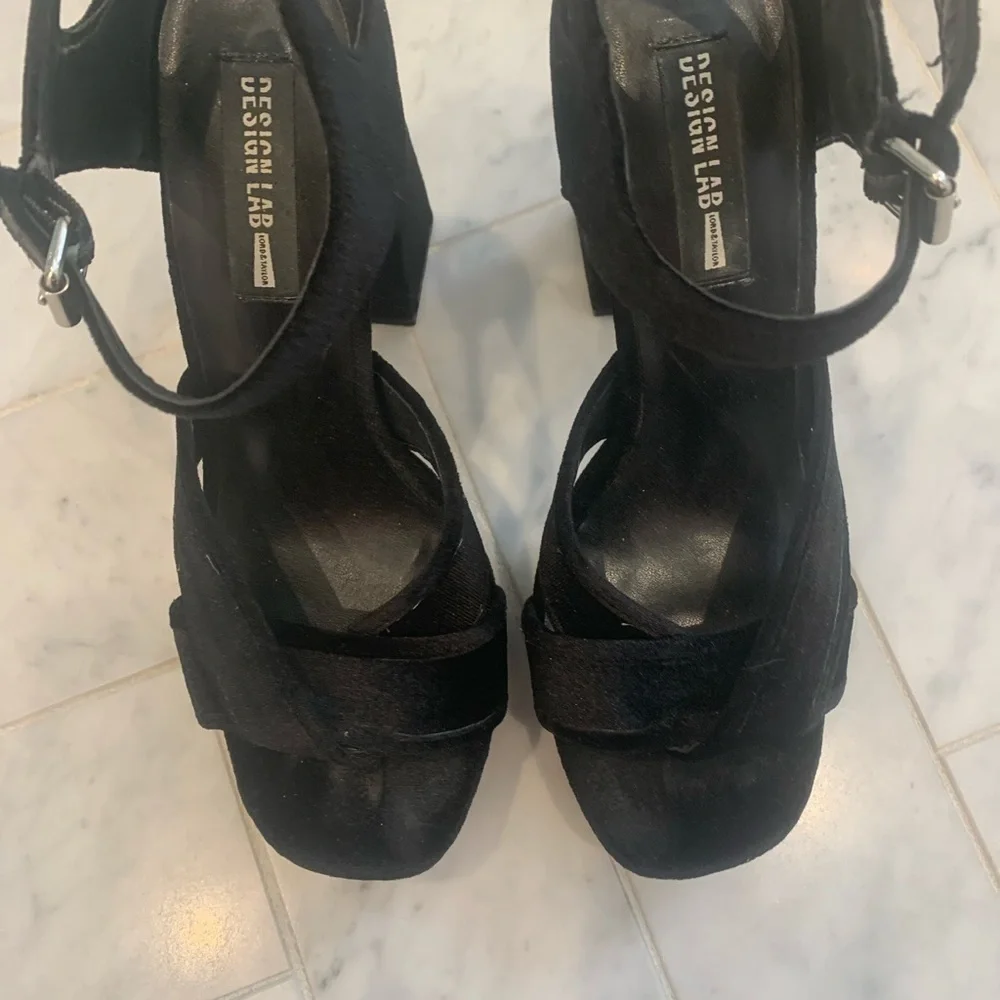 𝅺DESIGN LAB Black Velvet platform shoes stacked heel size 7